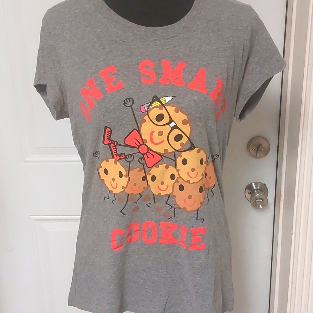 Juniors XXL One Smart Cookie by Chill tshirt